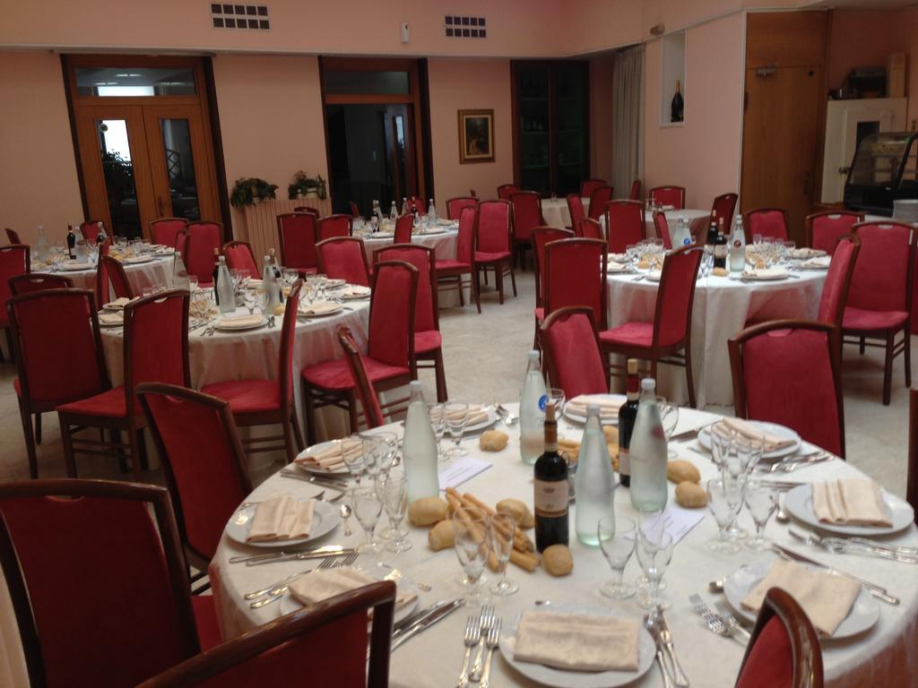 Hotel Piemonte Lanzo Torinese Buitenkant foto