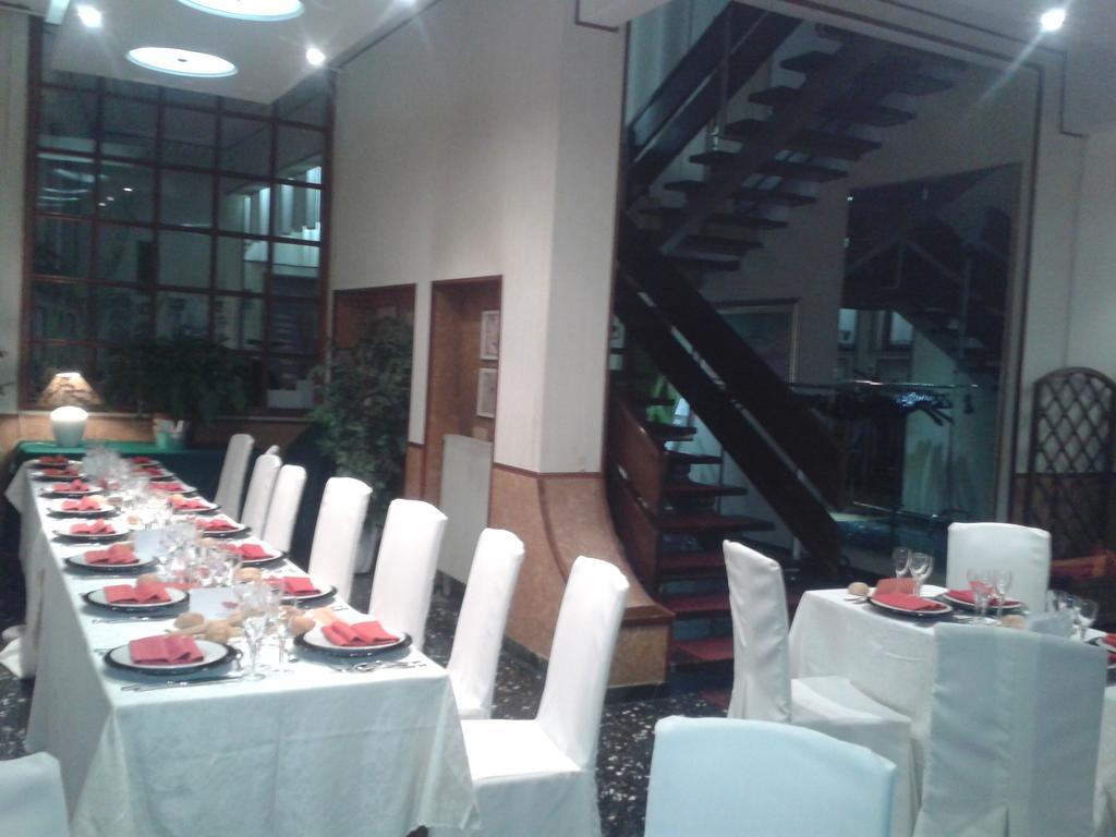 Hotel Piemonte Lanzo Torinese Buitenkant foto