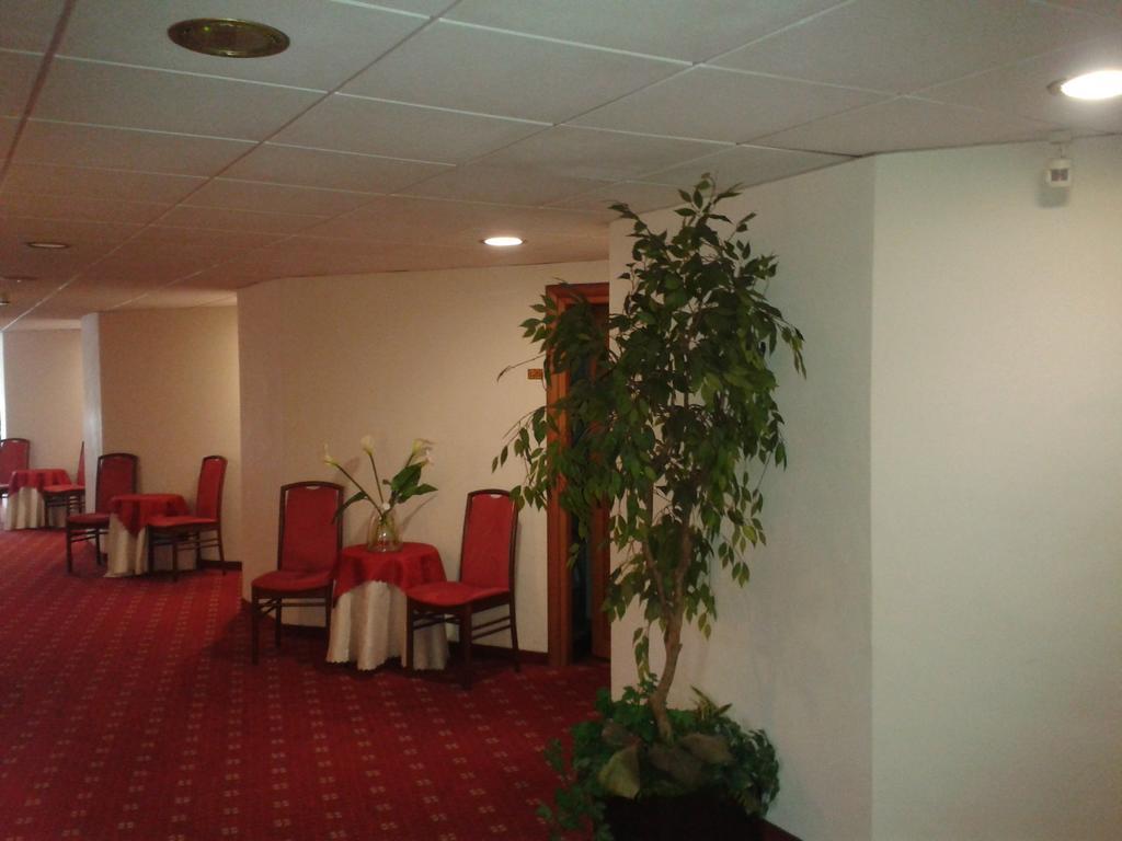 Hotel Piemonte Lanzo Torinese Kamer foto