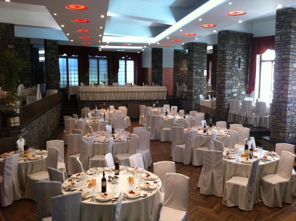 Hotel Piemonte Lanzo Torinese Buitenkant foto