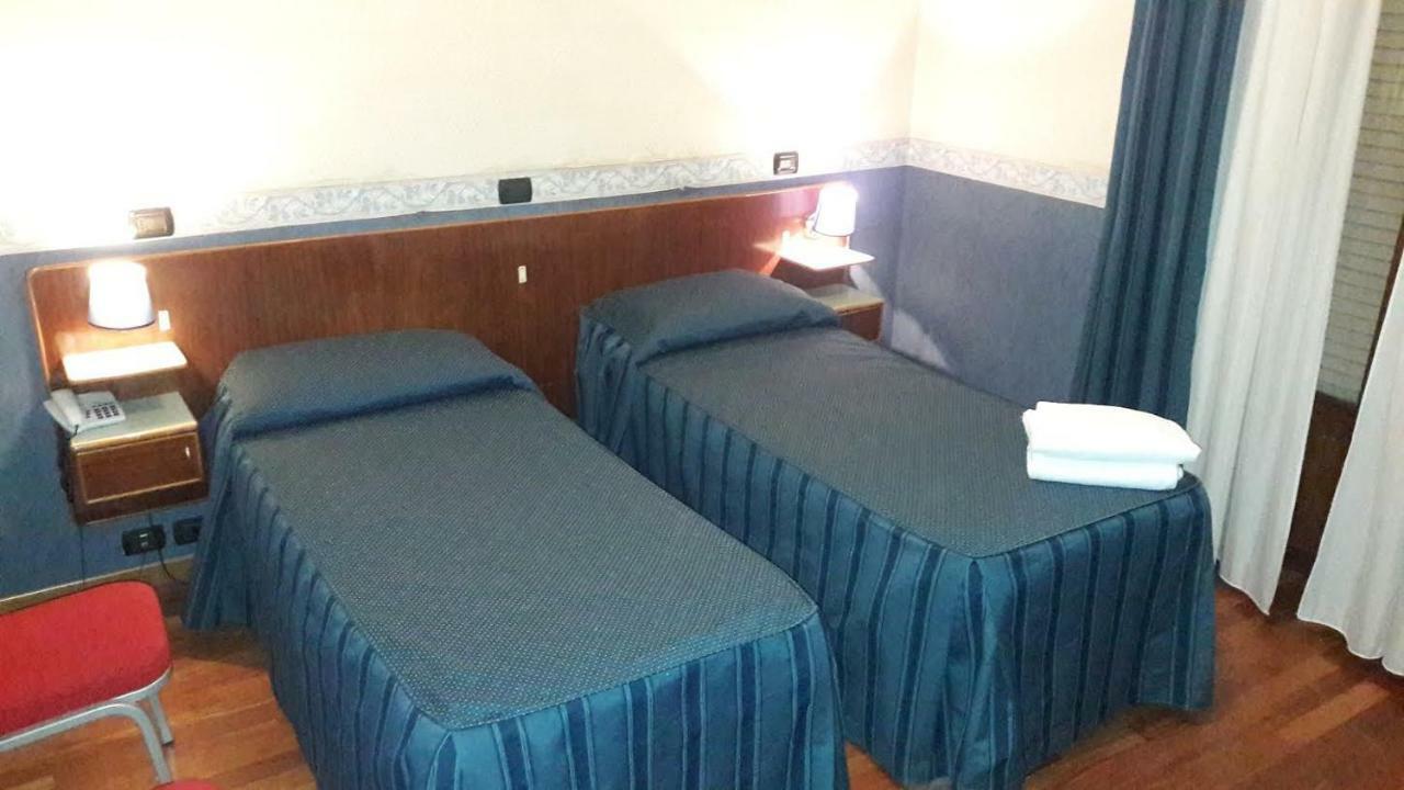 Hotel Piemonte Lanzo Torinese Buitenkant foto